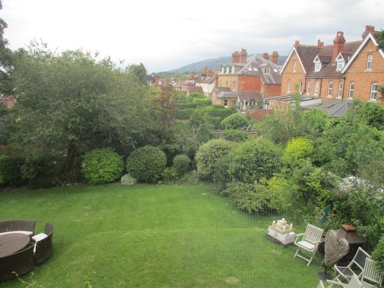 Copper Beech House Bed & Breakfast Malvern Exterior photo